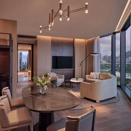 Conrad Shenzhen, The First Art Museum Hotel In Greater Bay Area With The Stunning Bay And Sunset View In The Hotel Terrace Экстерьер фото