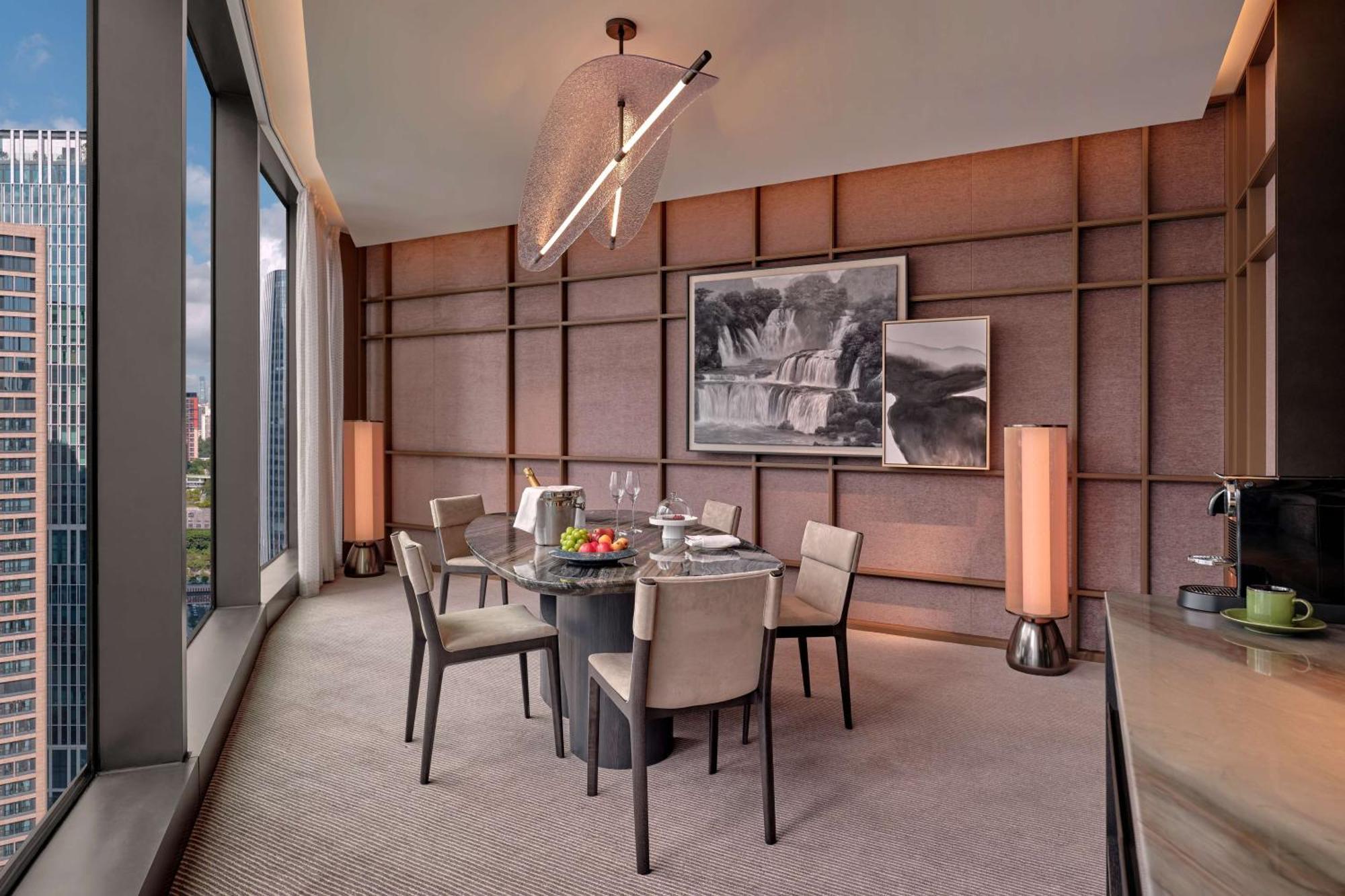 Conrad Shenzhen, The First Art Museum Hotel In Greater Bay Area With The Stunning Bay And Sunset View In The Hotel Terrace Экстерьер фото