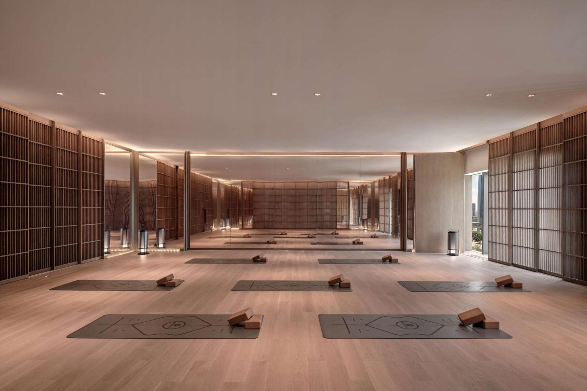 Conrad Shenzhen, The First Art Museum Hotel In Greater Bay Area With The Stunning Bay And Sunset View In The Hotel Terrace Экстерьер фото