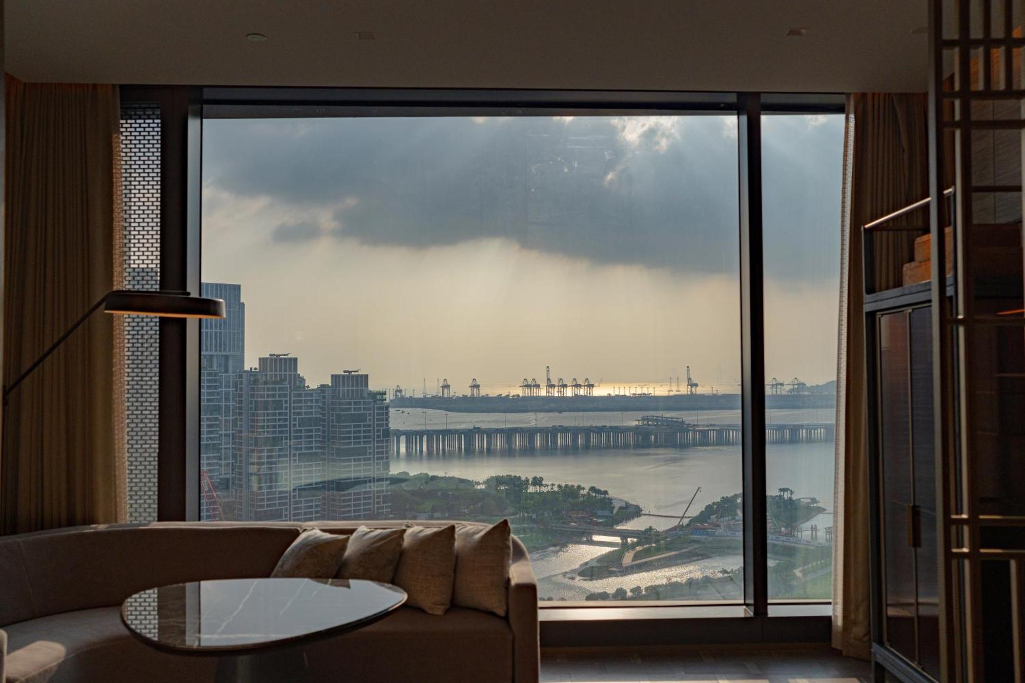 Conrad Shenzhen, The First Art Museum Hotel In Greater Bay Area With The Stunning Bay And Sunset View In The Hotel Terrace Экстерьер фото